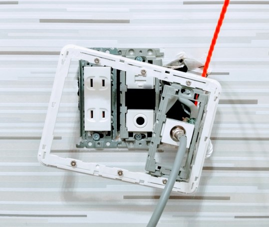 ソフトバンク光　無料のはず　工事費